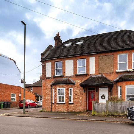 Family Home In Central Guildford With Parking Ngoại thất bức ảnh