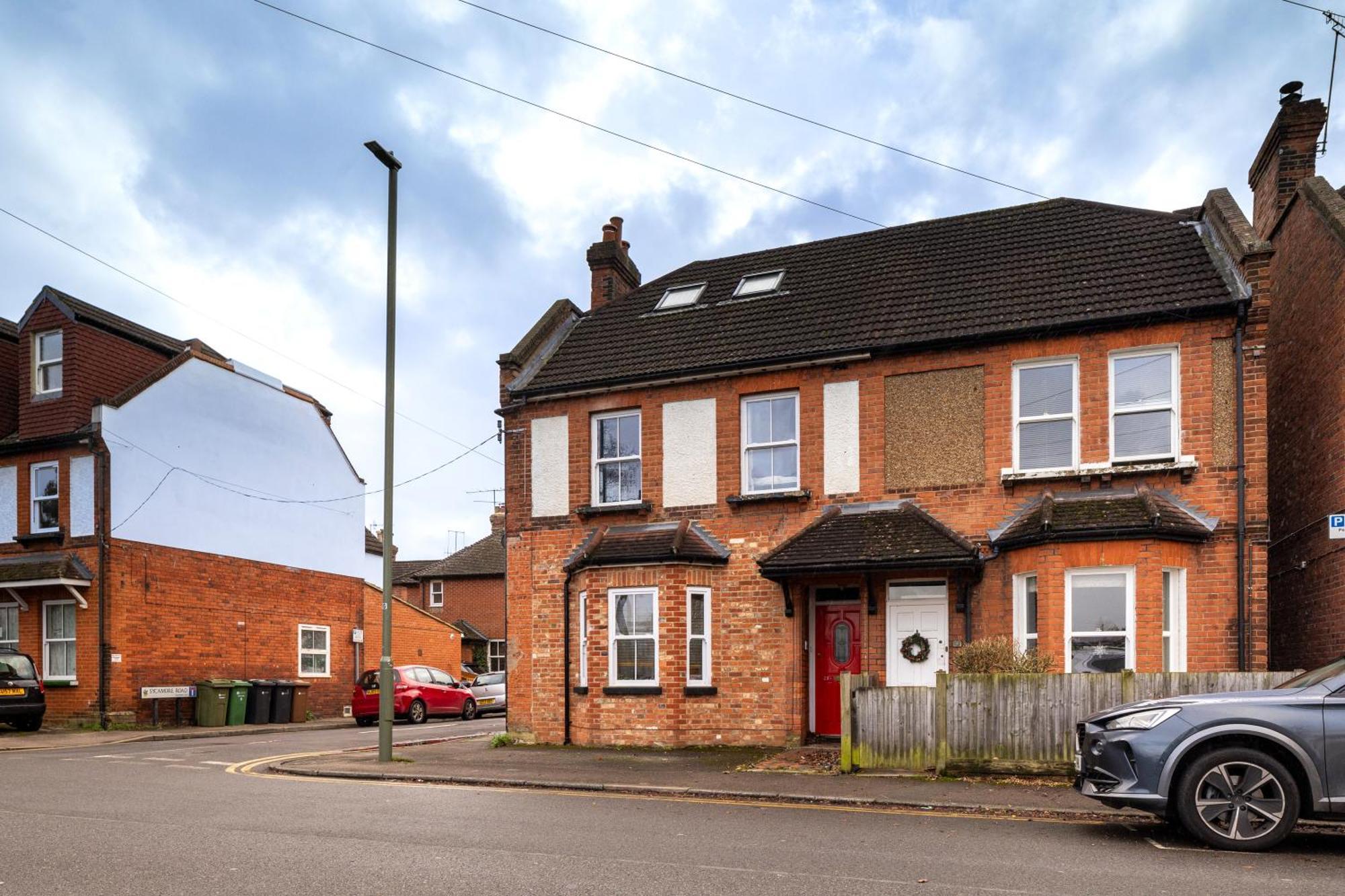 Family Home In Central Guildford With Parking Ngoại thất bức ảnh