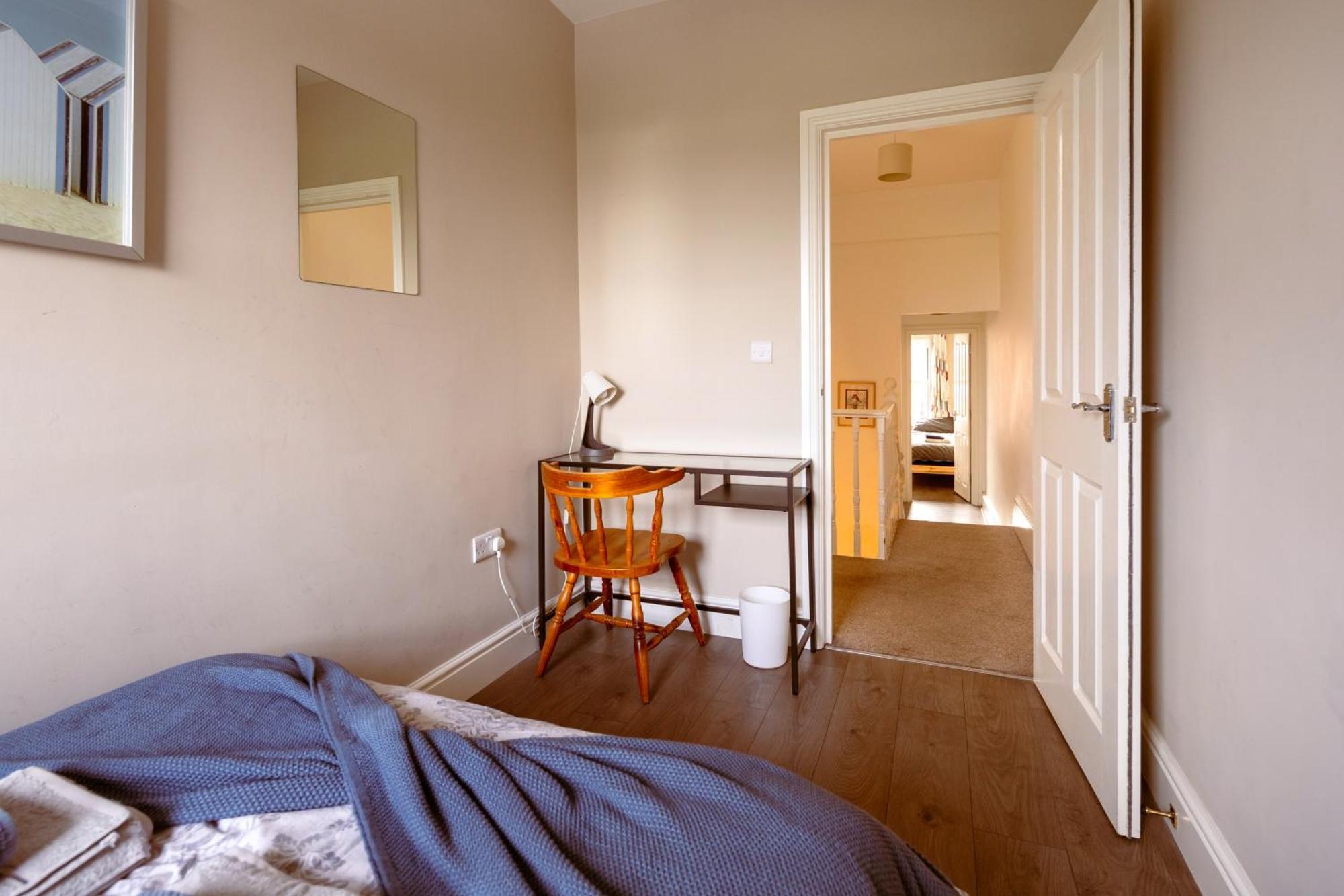 Family Home In Central Guildford With Parking Ngoại thất bức ảnh