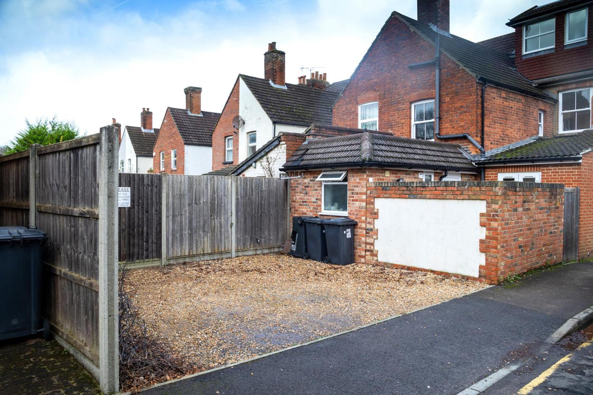 Family Home In Central Guildford With Parking Ngoại thất bức ảnh